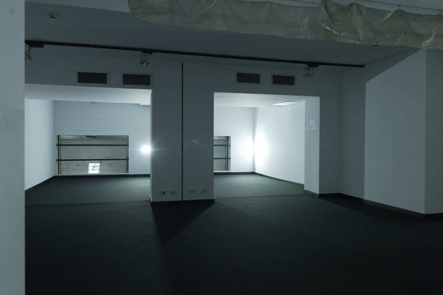 Backstage-retro-sala-principale-scaled