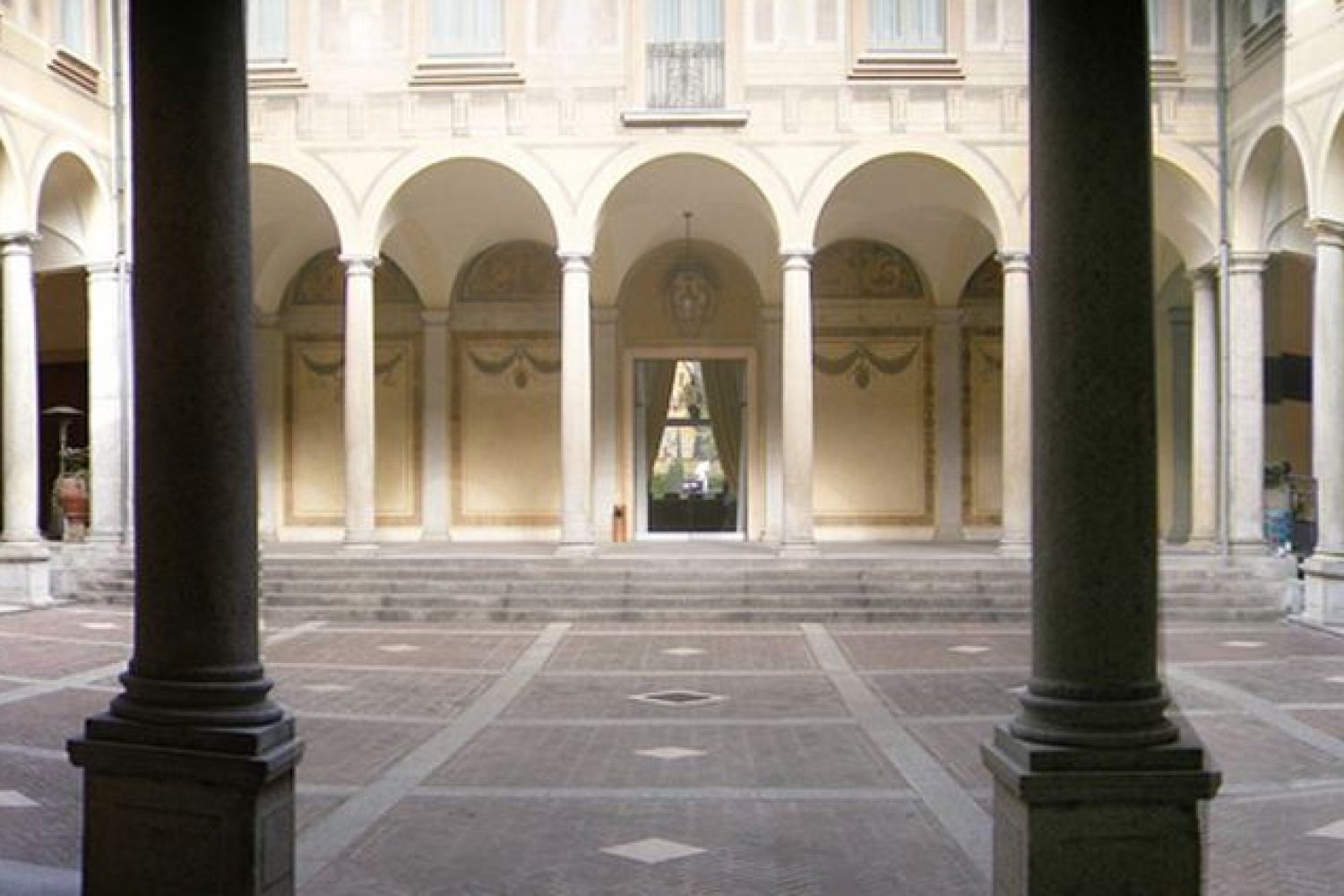 ISIMBARDI Cortile D_onore