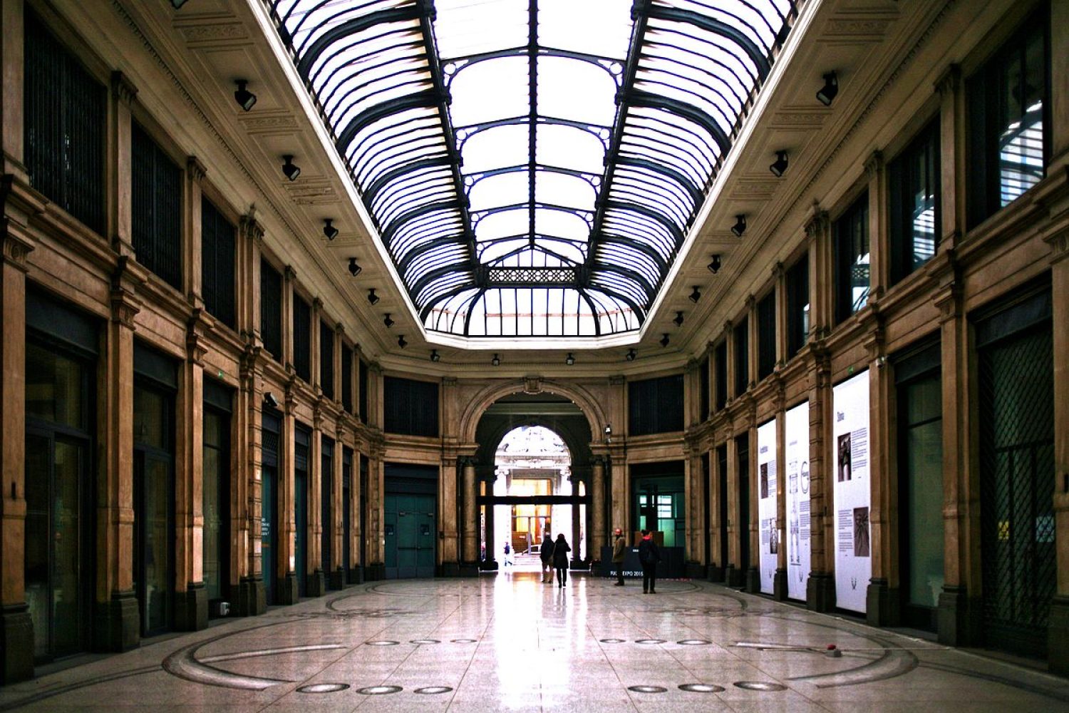 MERAVIGLI GALLERY (3)